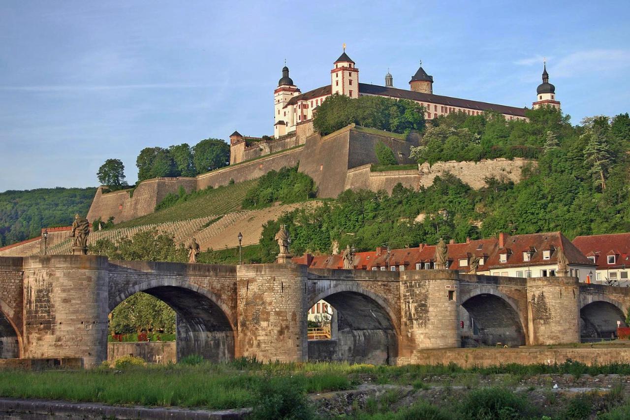 Ferienwohnung Am Wasserschloss 1-3 Ochsenfurt Buitenkant foto